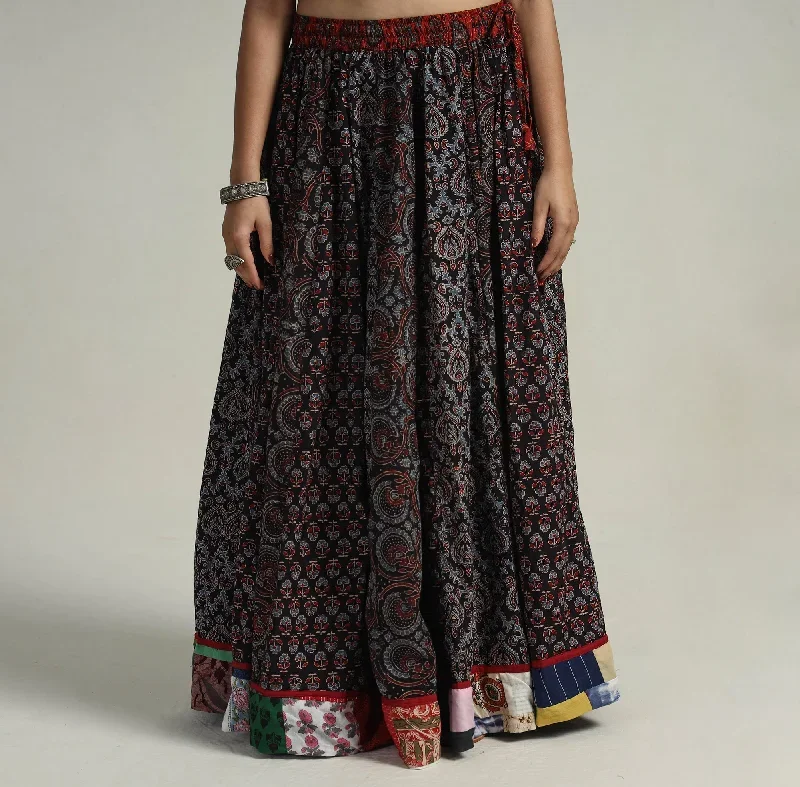 2024-406-1-3-kutch-block-printed-24-kali-cotton-long-skirt-03