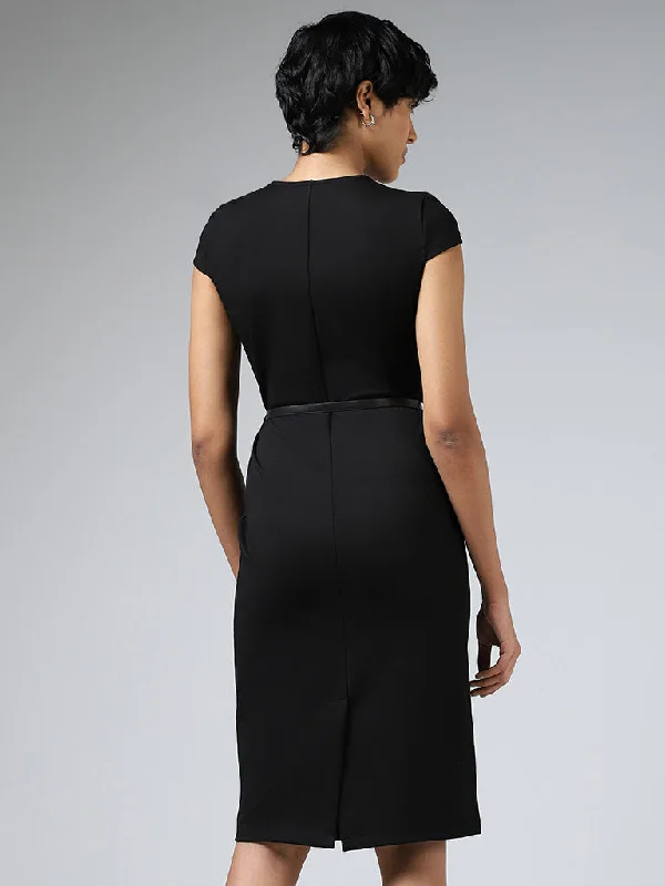 Wardrobe Solid Black Bodycon Dress With Belt