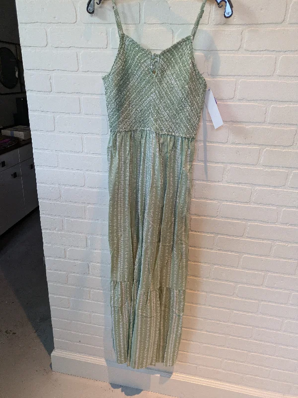 Green & White Jumpsuit Clothes Mentor, Size M