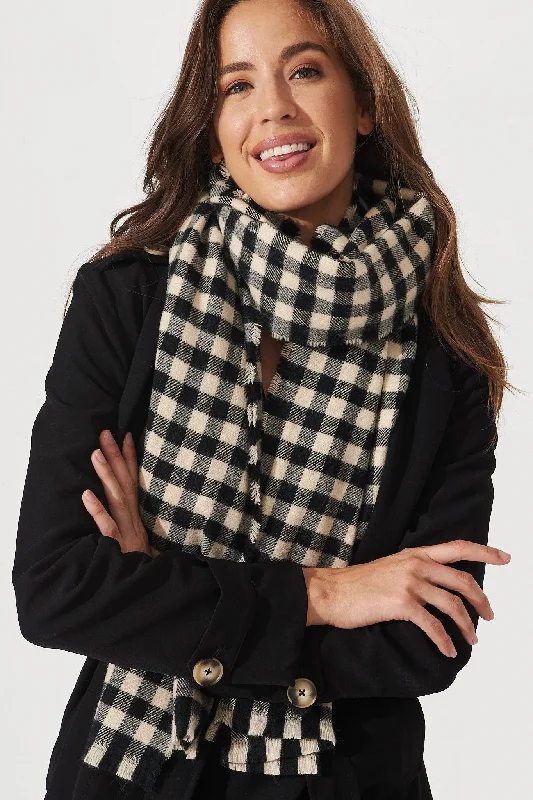 aubrey-knit-scarf-in-black-gingham