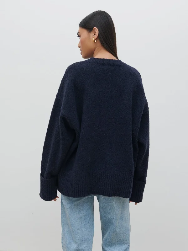 camille-oversized-borg-jumper-navy