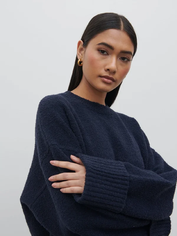 camille-oversized-borg-jumper-navy