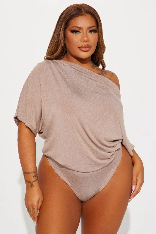 flatter-me-off-shoulder-bodysuit-taupe