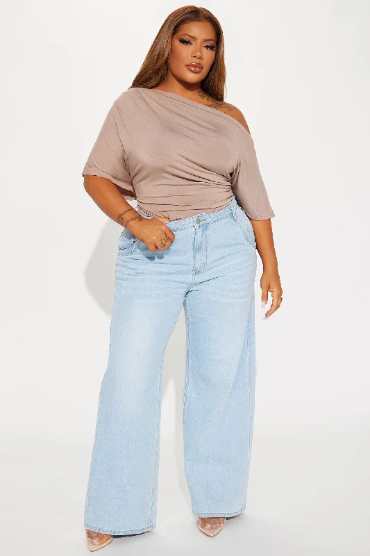 flatter-me-off-shoulder-bodysuit-taupe