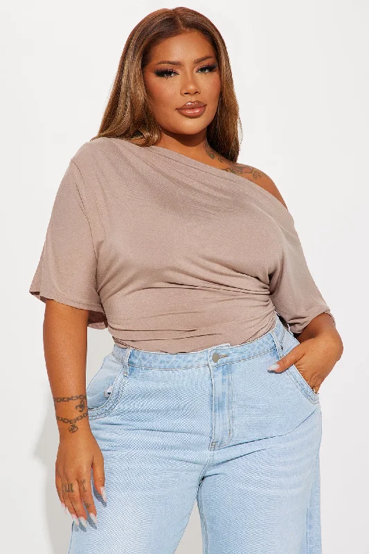 flatter-me-off-shoulder-bodysuit-taupe