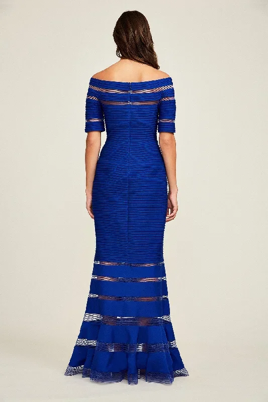 kelly-pintuck-jersey-banded-gown