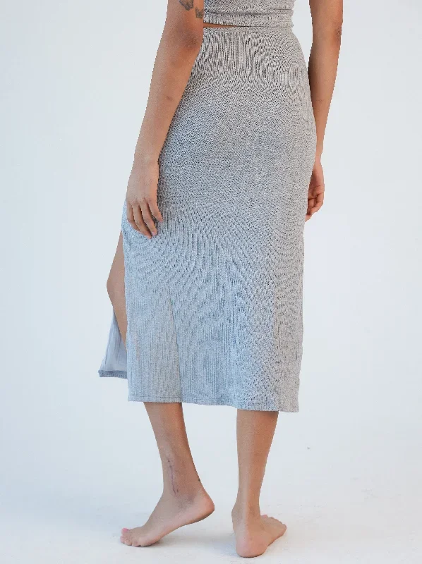 soft-rib-midi-skirt