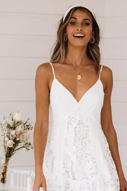 spaghetti-strap-v-neck-backless-lace-dress