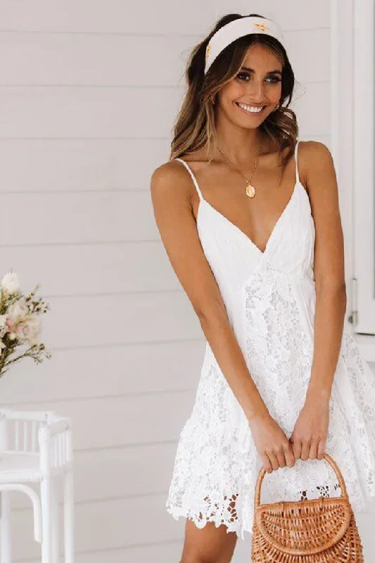 spaghetti-strap-v-neck-backless-lace-dress