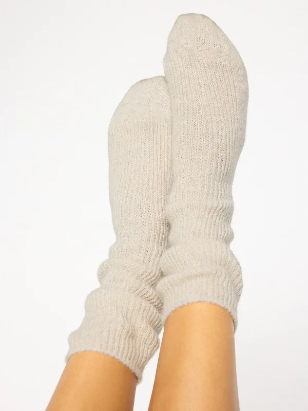 the-ribbed-cashmere-socks