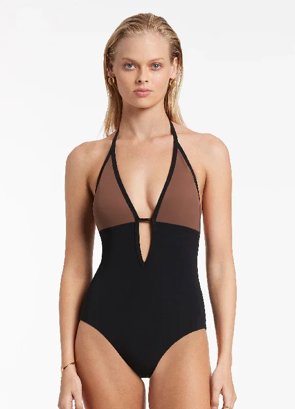 versa-plunge-one-piece-j11075-latte